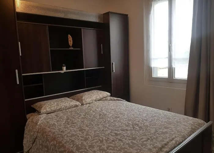 Maison Bateau Ferienhaus Lion-sur-Mer